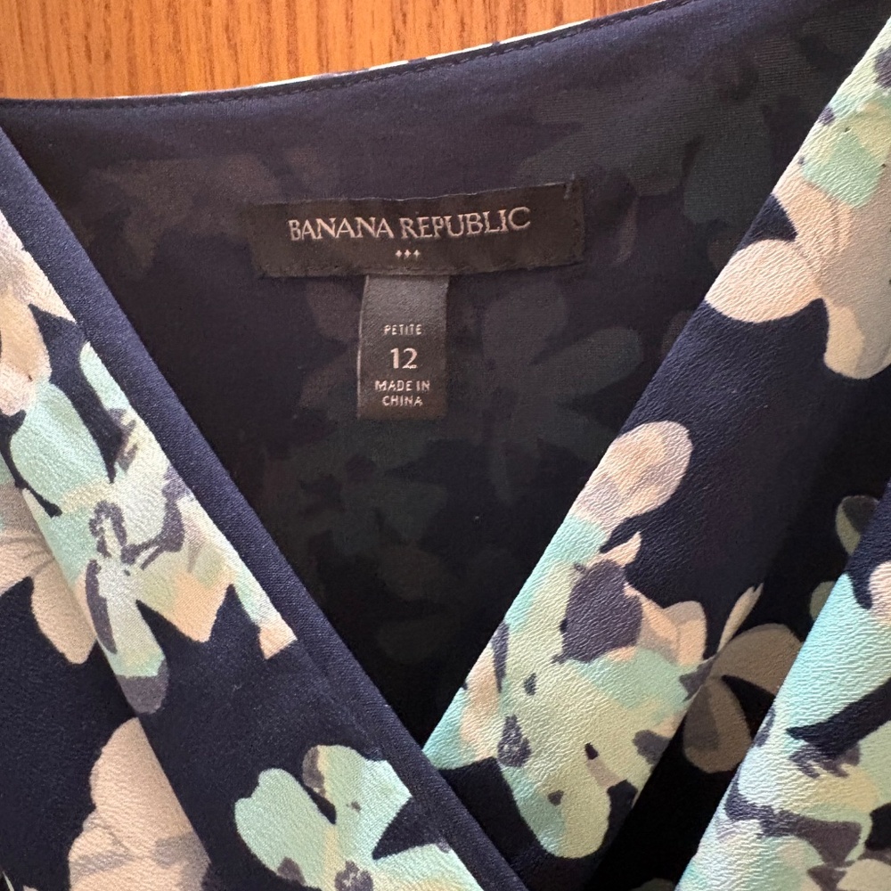 Banana Republic floral Maxi Dress size 12P - Picture 3 of 3